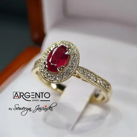Naturalny Rubin i diamenty P104