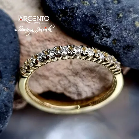 Pierścionek z diamentami P110