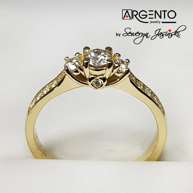 Pierścionek z brylantami 0,45 ct P093