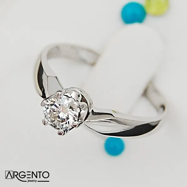 P041 Ekskluzywny pierścionek z 0,50 ct brylantem