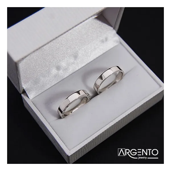 OB178 Obrączki z białego złota z brylantami na brzegach